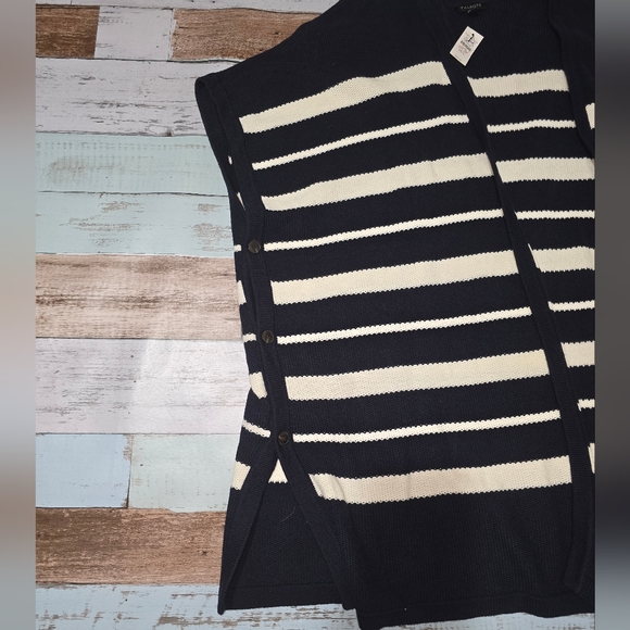 Talbots NWT Loose Fit, Knitted Sweater Vest - Picture 5 of 7